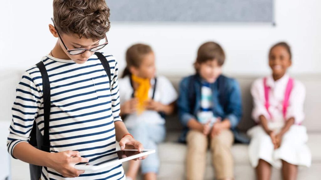 Nunca é tarde para limitar o tempo de tela das crianças e criar hábitos digitais mais saudáveis