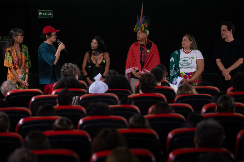 Apib, Coiab e G9 lançam filme sobre a resistência indígena, com Alice Braga