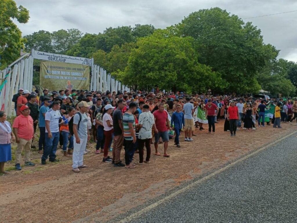 ATL Roraima reúne 800 indígenas sob clamor por justiça: “Quem matou Gabriel? Mexeu com um, mexeu com todos”