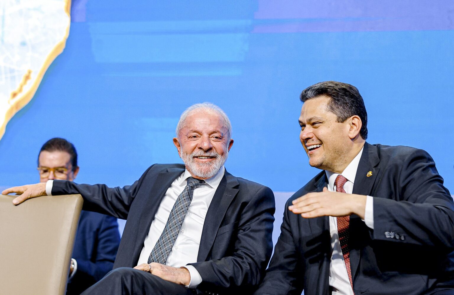 Após rejeição de Messias em derrota histórica para o governo, ministros de Lula se reúnem com Alcolumbre