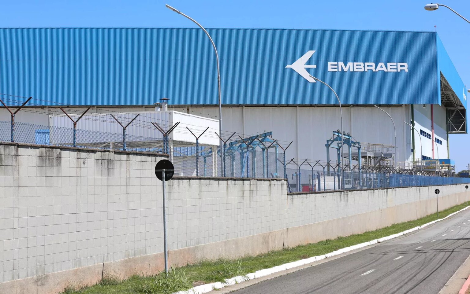 Pela primeira vez, Embraer fecha acordo com fornecedora da Índia e amplia atuação no país asiático