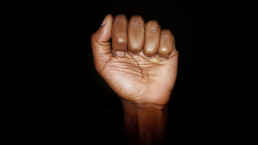 Falta de cuidado é violência que compromete a velhice negra