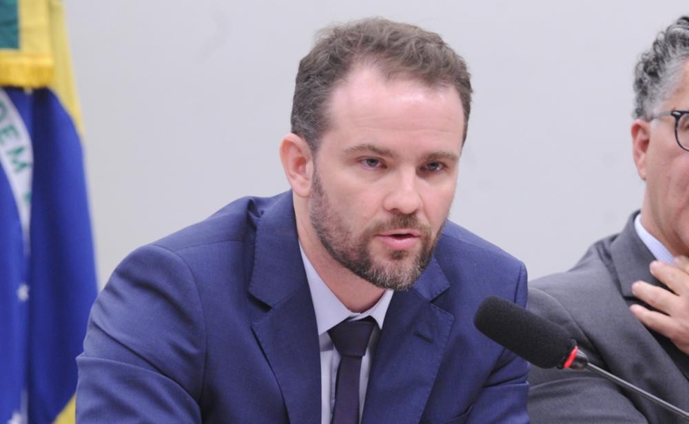 Escala 6×1: Durigan diz que é 'radicalmente contra' compensar empresas em caso de redução de jornada